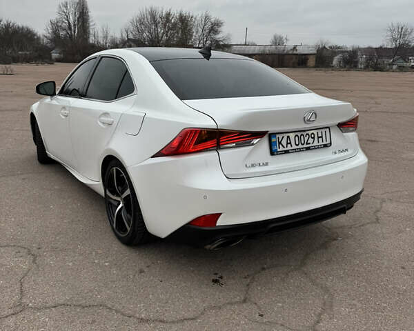 Белый Лексус ИС, объемом двигателя 2 л и пробегом 115 тыс. км за 17500 $, фото 1 на Automoto.ua