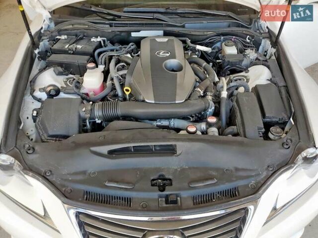 Білий Лексус ІС, об'ємом двигуна 0 л та пробігом 36 тис. км за 4700 $, фото 10 на Automoto.ua