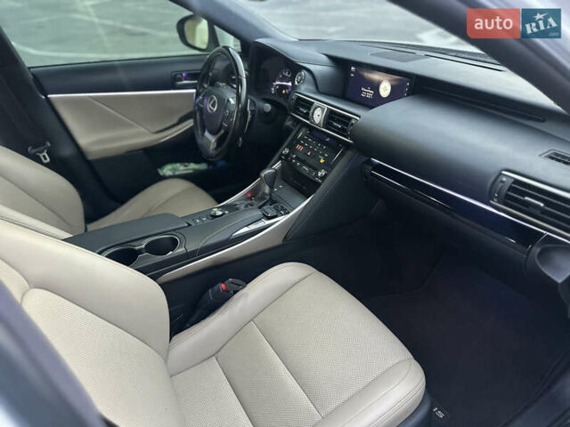 Белый Лексус ИС, объемом двигателя 2 л и пробегом 150 тыс. км за 17999 $, фото 15 на Automoto.ua