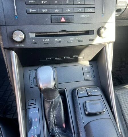 Белый Лексус ИС, объемом двигателя 2 л и пробегом 113 тыс. км за 17500 $, фото 16 на Automoto.ua