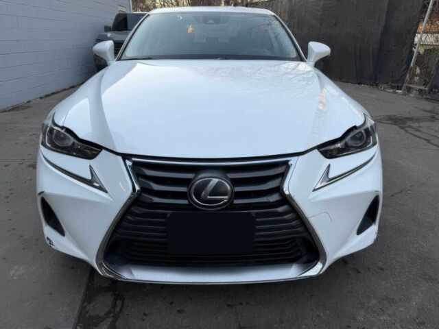 Белый Лексус ИС, объемом двигателя 2 л и пробегом 75 тыс. км за 5900 $, фото 1 на Automoto.ua