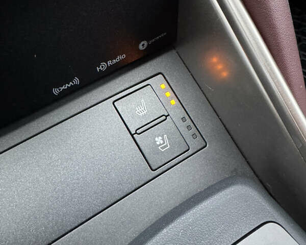 Білий Лексус ІС, об'ємом двигуна 2 л та пробігом 115 тис. км за 17500 $, фото 20 на Automoto.ua