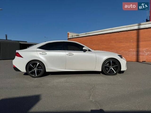 Білий Лексус ІС, об'ємом двигуна 2 л та пробігом 116 тис. км за 17500 $, фото 2 на Automoto.ua