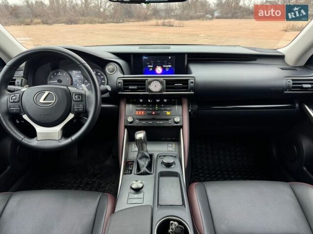 Білий Лексус ІС, об'ємом двигуна 2 л та пробігом 116 тис. км за 17500 $, фото 6 на Automoto.ua