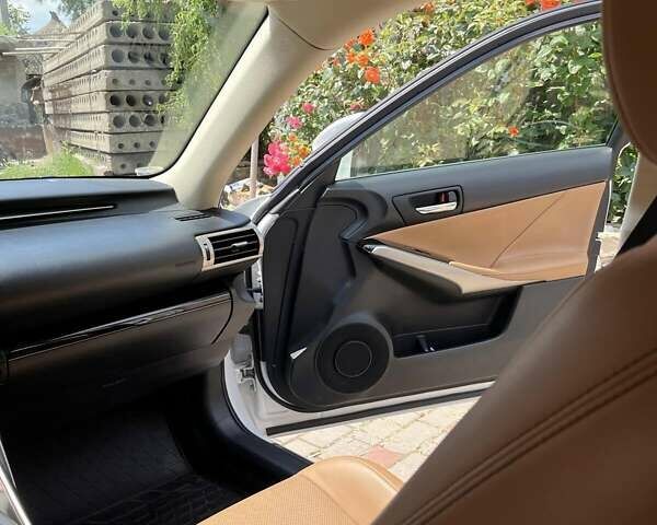 Білий Лексус ІС, об'ємом двигуна 2 л та пробігом 60 тис. км за 22500 $, фото 8 на Automoto.ua