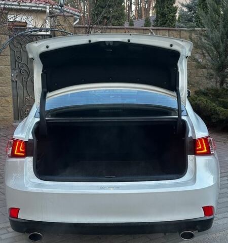 Білий Лексус ІС, об'ємом двигуна 2 л та пробігом 169 тис. км за 17999 $, фото 11 на Automoto.ua