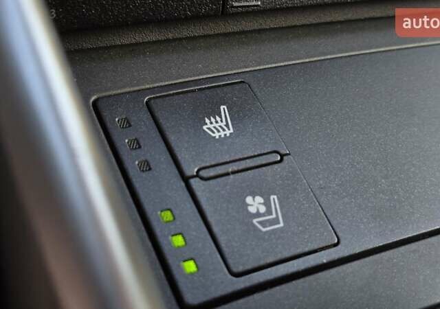 Белый Лексус ИС, объемом двигателя 2 л и пробегом 90 тыс. км за 26500 $, фото 23 на Automoto.ua