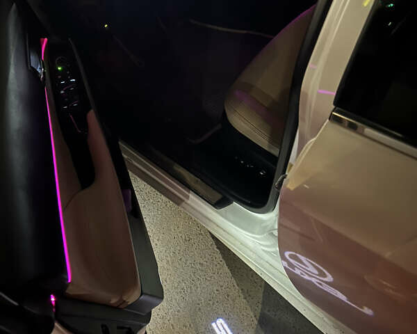 Белый Лексус ИС, объемом двигателя 2 л и пробегом 95 тыс. км за 14000 $, фото 10 на Automoto.ua