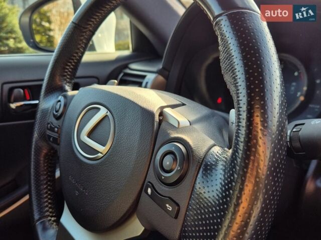 Белый Лексус ИС, объемом двигателя 2 л и пробегом 94 тыс. км за 20500 $, фото 16 на Automoto.ua