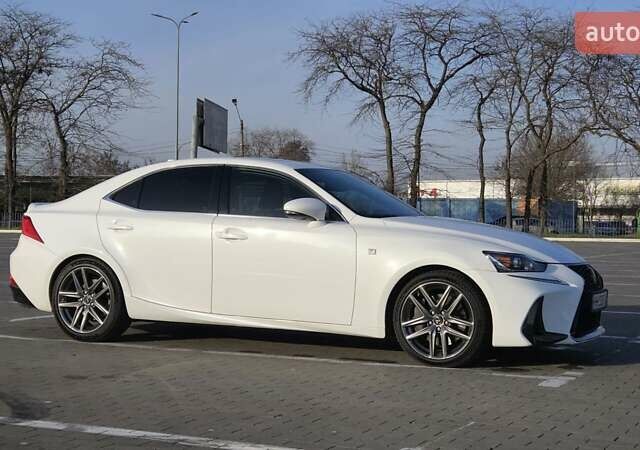 Белый Лексус ИС, объемом двигателя 2 л и пробегом 90 тыс. км за 26500 $, фото 2 на Automoto.ua