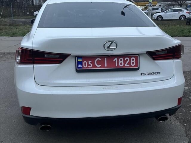 Белый Лексус ИС, объемом двигателя 2 л и пробегом 168 тыс. км за 17999 $, фото 3 на Automoto.ua