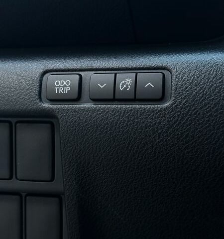 Білий Лексус ІС, об'ємом двигуна 2 л та пробігом 169 тис. км за 17999 $, фото 25 на Automoto.ua