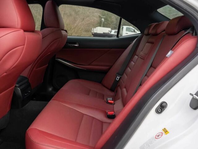 Белый Лексус ИС, объемом двигателя 3.5 л и пробегом 74 тыс. км за 11100 $, фото 10 на Automoto.ua