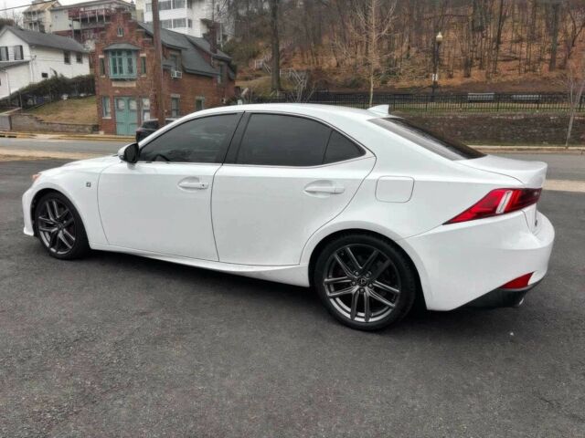 Білий Лексус ІС, об'ємом двигуна 2 л та пробігом 78 тис. км за 7000 $, фото 3 на Automoto.ua