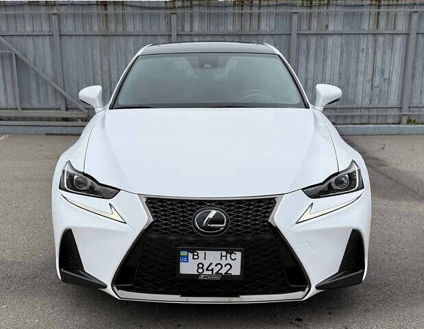 Белый Лексус ИС, объемом двигателя 2 л и пробегом 95 тыс. км за 22000 $, фото 1 на Automoto.ua