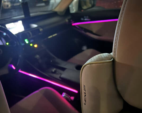 Белый Лексус ИС, объемом двигателя 2 л и пробегом 95 тыс. км за 14000 $, фото 8 на Automoto.ua