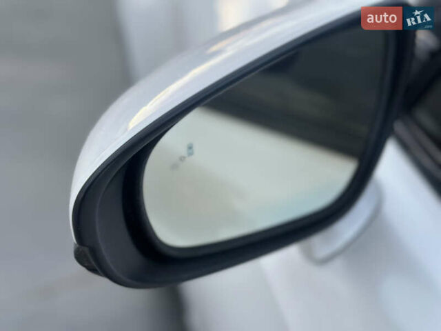 Белый Лексус ИС, объемом двигателя 2 л и пробегом 150 тыс. км за 17999 $, фото 13 на Automoto.ua