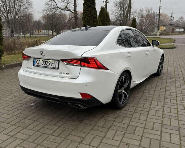 Белый Лексус ИС, объемом двигателя 2 л и пробегом 115 тыс. км за 17700 $, фото 7 на Automoto.ua