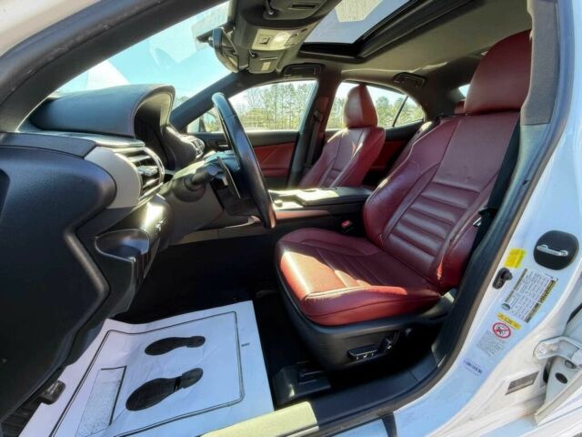 Білий Лексус ІС, об'ємом двигуна 2 л та пробігом 77 тис. км за 6000 $, фото 8 на Automoto.ua