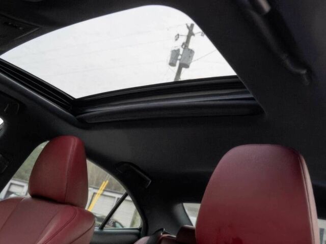 Белый Лексус ИС, объемом двигателя 3.5 л и пробегом 74 тыс. км за 11100 $, фото 9 на Automoto.ua