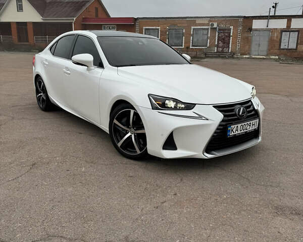 Белый Лексус ИС, объемом двигателя 2 л и пробегом 115 тыс. км за 17700 $, фото 11 на Automoto.ua