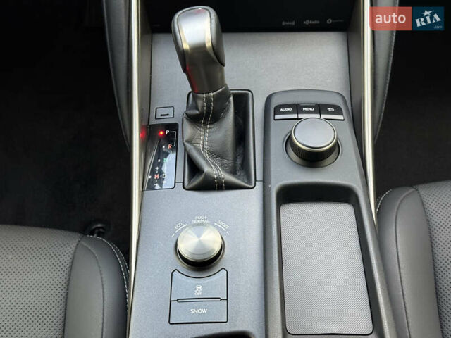 Белый Лексус ИС, объемом двигателя 2 л и пробегом 59 тыс. км за 20700 $, фото 25 на Automoto.ua