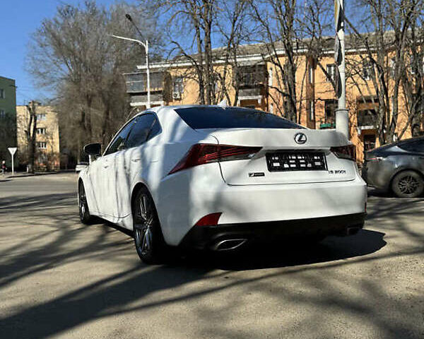 Белый Лексус ИС, объемом двигателя 2 л и пробегом 83 тыс. км за 20000 $, фото 2 на Automoto.ua