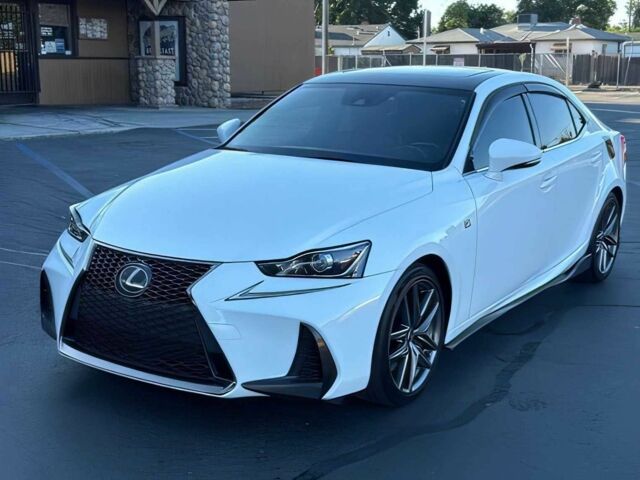 Белый Лексус ИС, объемом двигателя 3.5 л и пробегом 53 тыс. км за 9800 $, фото 2 на Automoto.ua