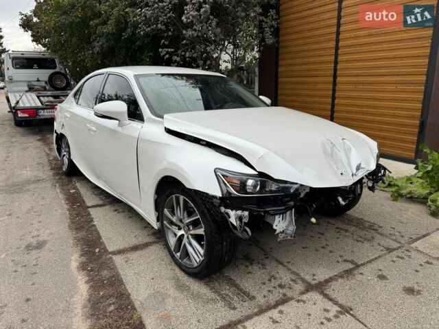 Білий Лексус ІС, об'ємом двигуна 2 л та пробігом 52 тис. км за 8800 $, фото 4 на Automoto.ua