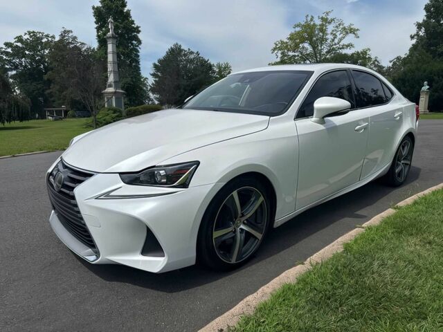 Белый Лексус ИС, объемом двигателя 3.5 л и пробегом 50 тыс. км за 11000 $, фото 2 на Automoto.ua