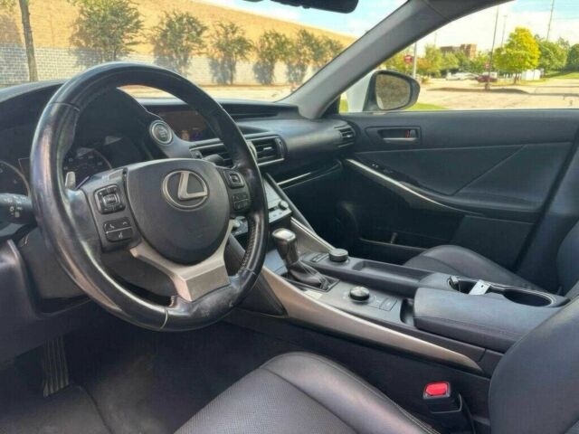 Белый Лексус ИС, объемом двигателя 3.5 л и пробегом 61 тыс. км за 5900 $, фото 9 на Automoto.ua