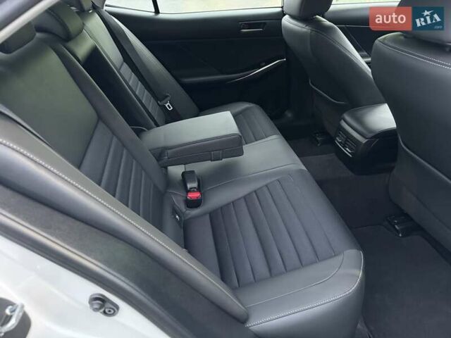 Білий Лексус ІС, об'ємом двигуна 2 л та пробігом 64 тис. км за 20500 $, фото 58 на Automoto.ua
