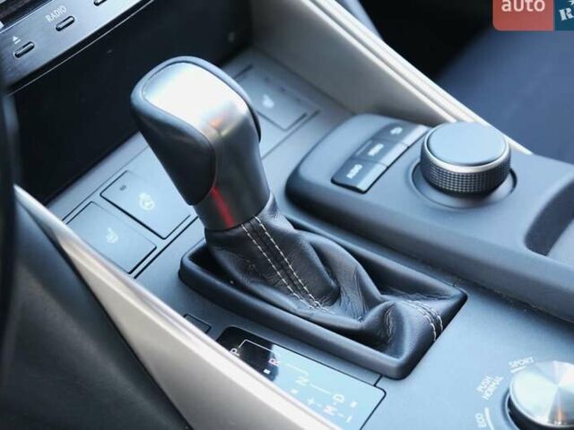 Білий Лексус ІС, об'ємом двигуна 2 л та пробігом 147 тис. км за 22900 $, фото 20 на Automoto.ua