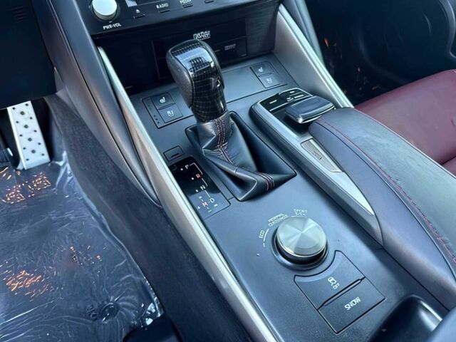 Белый Лексус ИС, объемом двигателя 3.5 л и пробегом 53 тыс. км за 9800 $, фото 10 на Automoto.ua