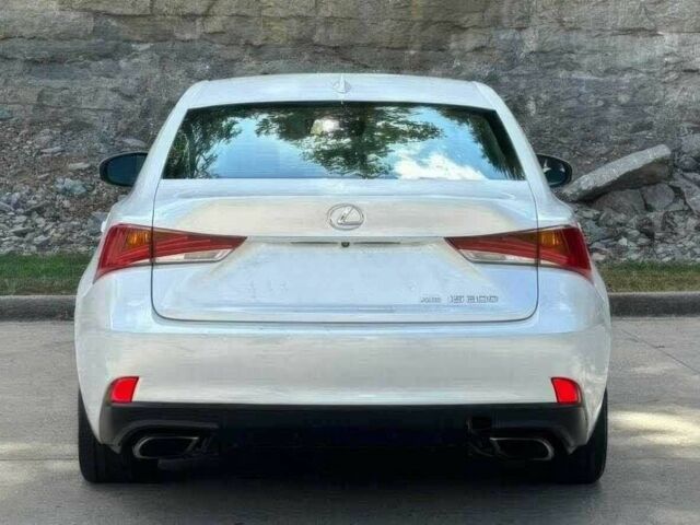 Белый Лексус ИС, объемом двигателя 3.5 л и пробегом 61 тыс. км за 5900 $, фото 4 на Automoto.ua