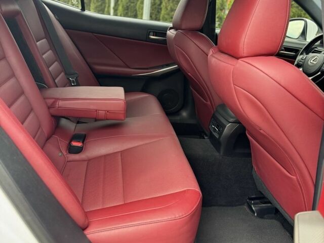 Белый Лексус ИС, объемом двигателя 2 л и пробегом 92 тыс. км за 17900 $, фото 12 на Automoto.ua