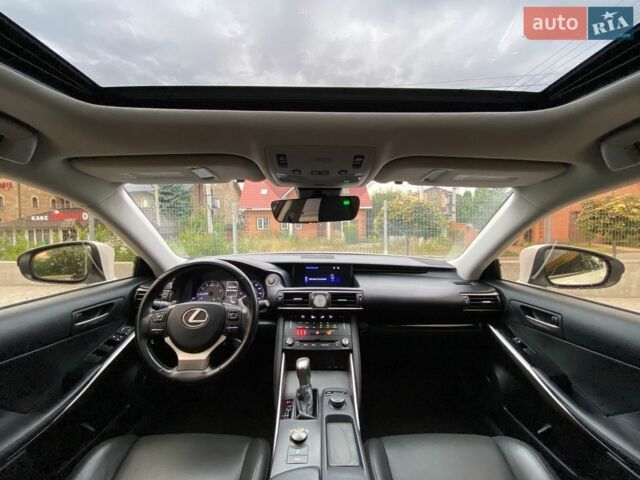 Білий Лексус ІС, об'ємом двигуна 2 л та пробігом 164 тис. км за 20000 $, фото 14 на Automoto.ua