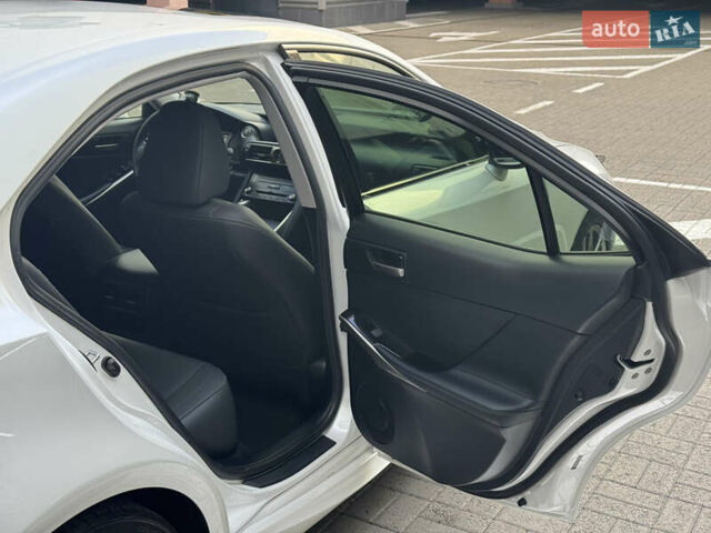 Белый Лексус ИС, объемом двигателя 2 л и пробегом 59 тыс. км за 20700 $, фото 14 на Automoto.ua