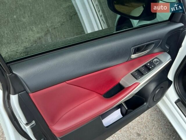 Белый Лексус ИС, объемом двигателя 2 л и пробегом 117 тыс. км за 19900 $, фото 15 на Automoto.ua