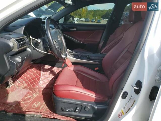 Білий Лексус ІС, об'ємом двигуна 0 л та пробігом 88 тис. км за 5700 $, фото 6 на Automoto.ua