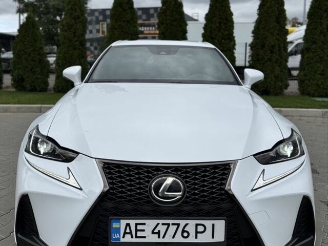 Белый Лексус ИС, объемом двигателя 2 л и пробегом 92 тыс. км за 17900 $, фото 2 на Automoto.ua