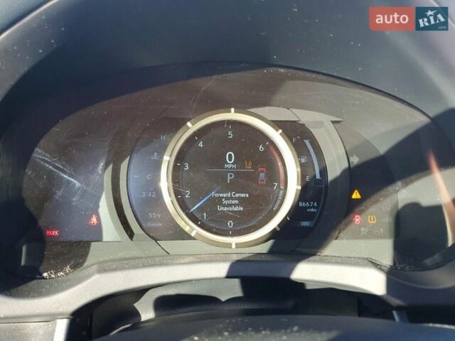 Білий Лексус ІС, об'ємом двигуна 2 л та пробігом 137 тис. км за 3500 $, фото 8 на Automoto.ua