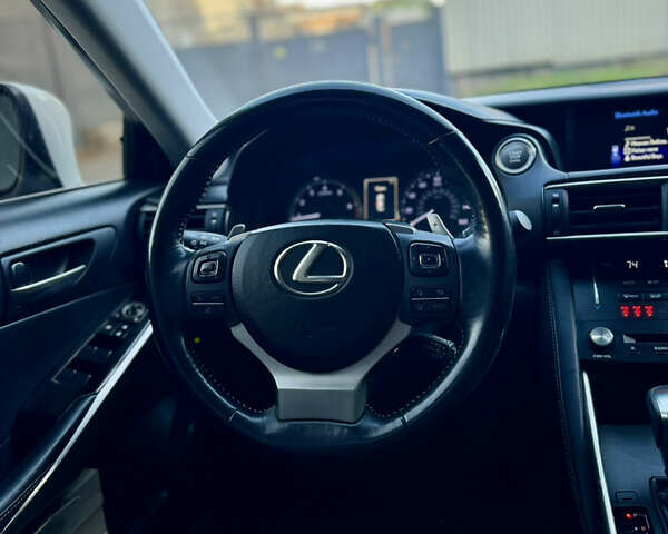 Білий Лексус ІС, об'ємом двигуна 2 л та пробігом 159 тис. км за 17799 $, фото 11 на Automoto.ua