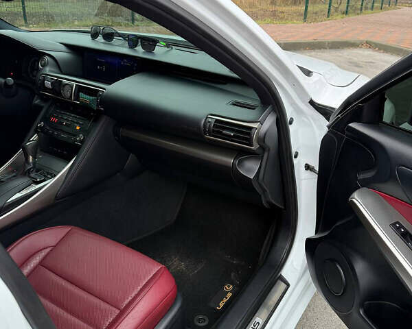 Білий Лексус ІС, об'ємом двигуна 2 л та пробігом 114 тис. км за 20900 $, фото 9 на Automoto.ua