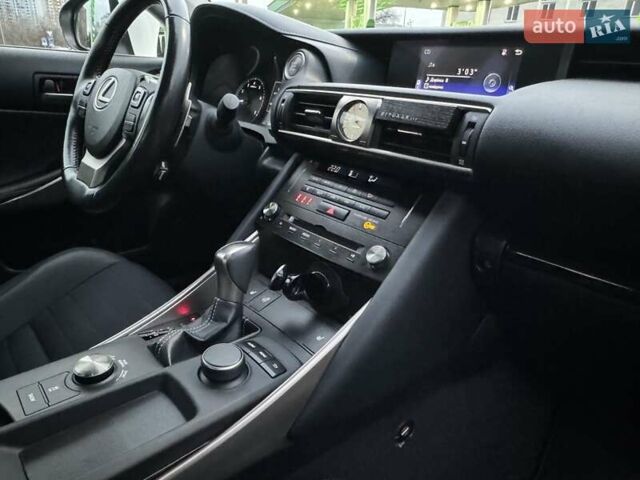 Білий Лексус ІС, об'ємом двигуна 2 л та пробігом 64 тис. км за 20500 $, фото 66 на Automoto.ua