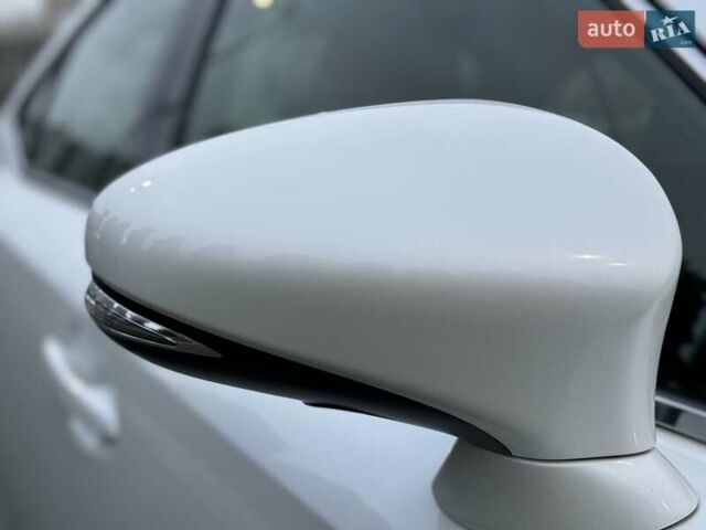Білий Лексус ІС, об'ємом двигуна 2 л та пробігом 64 тис. км за 20500 $, фото 26 на Automoto.ua
