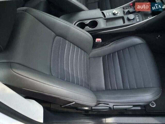 Білий Лексус ІС, об'ємом двигуна 2 л та пробігом 64 тис. км за 20500 $, фото 67 на Automoto.ua