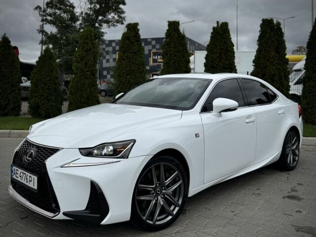Белый Лексус ИС, объемом двигателя 2 л и пробегом 92 тыс. км за 17900 $, фото 1 на Automoto.ua