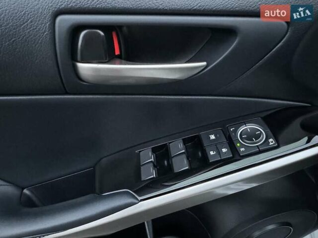 Білий Лексус ІС, об'ємом двигуна 2 л та пробігом 64 тис. км за 20500 $, фото 46 на Automoto.ua