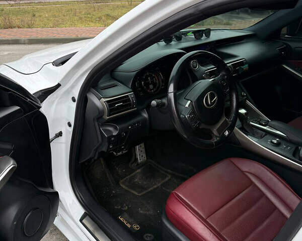 Білий Лексус ІС, об'ємом двигуна 2 л та пробігом 114 тис. км за 20900 $, фото 12 на Automoto.ua